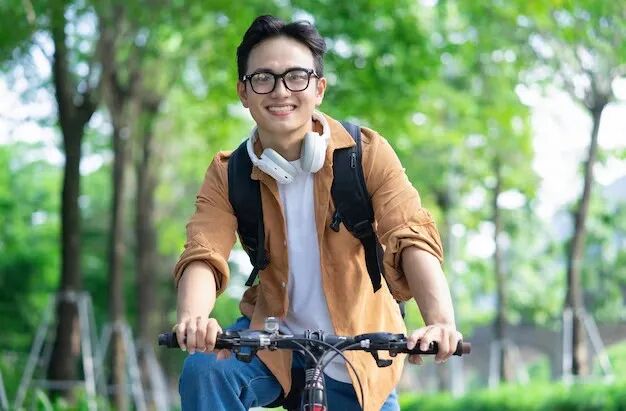 “拿捏”休学躺平孩子，最有效的方法，不是发脾气，也不是打骂，只要不再全身心关注他、在意他，就够了