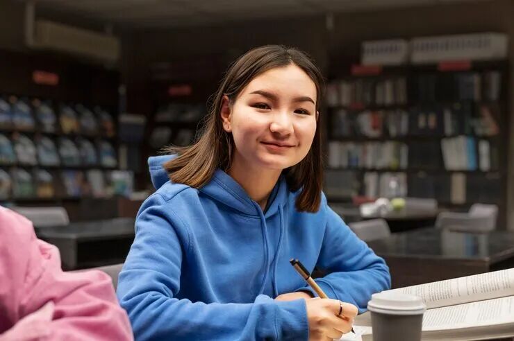 心理学中有个词叫：共生绞杀（和休学躺平孩子相处的最好方式，不是攻击他，而是放弃与他共生，务必要警惕这种关系！）