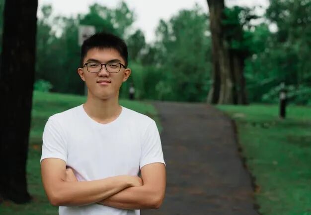 儿子初二叛逆休学，如今成为准重点高中生。我发现，越是不干家务、不做饭、爱当“甩手掌柜”的父母，反而家庭越松弛，孩子越有出息